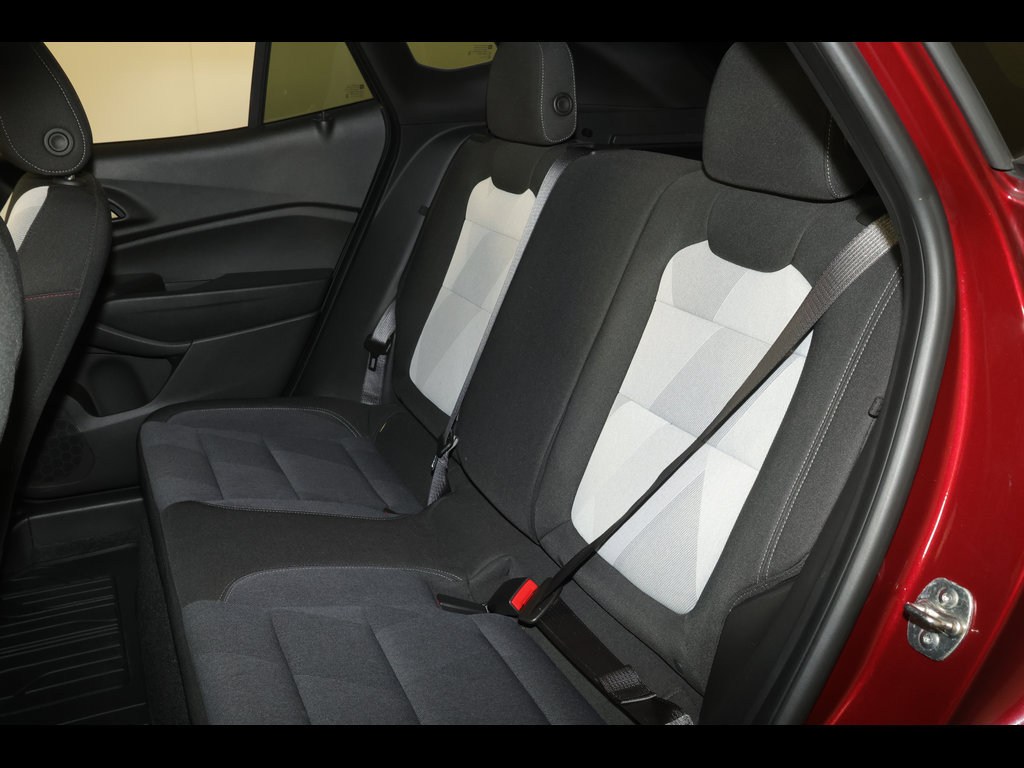 Used 2024 Chevrolet Trax RS w/ Driver Confidence Package FWD image 26