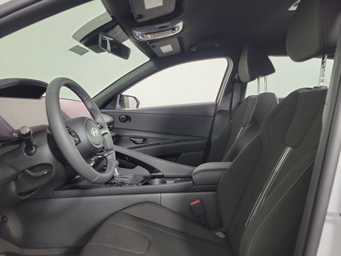 New 2025 Hyundai Elantra SEL image 25