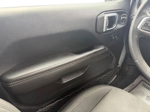 Used 2023 Jeep Wrangler Sahara image 12