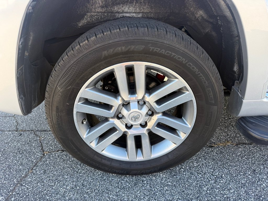 Used 2013 Toyota 4Runner Limited AWD/4WD image 19