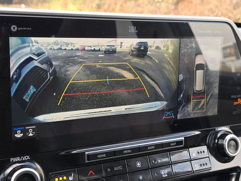 Used 2020 Toyota Highlander Platinum image 18