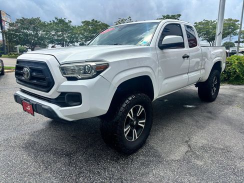 Used 2020 Toyota Tacoma SR RWD image 8