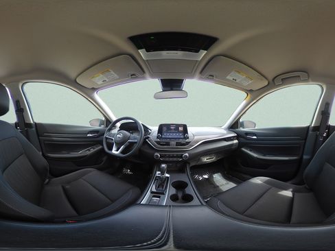 Used 2025 Nissan Altima 2.5 SV AWD/4WD image 9