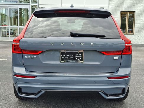 Certified 2023 Volvo XC60 T8 Ultimate w/ Climate Package AWD/4WD image 5