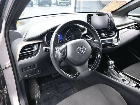 Used 2019 Toyota C-HR XLE FWD image 11