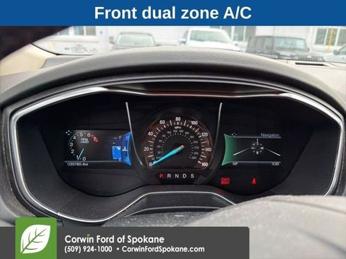 Used 2017 Ford Fusion Titanium image 3