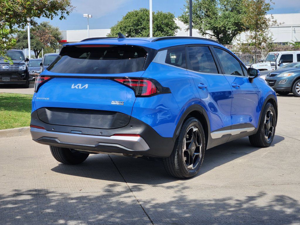 Certified 2026 Kia Sportage EX w/ EX Panorama Roof Package FWD image 4