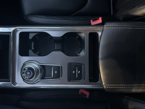 Used 2024 Ford Edge Titanium image 32