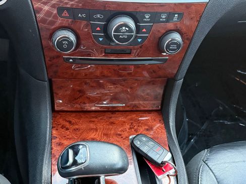 Used 2014 Chrysler 300 AWD w/ Driver Convenience Group image 28