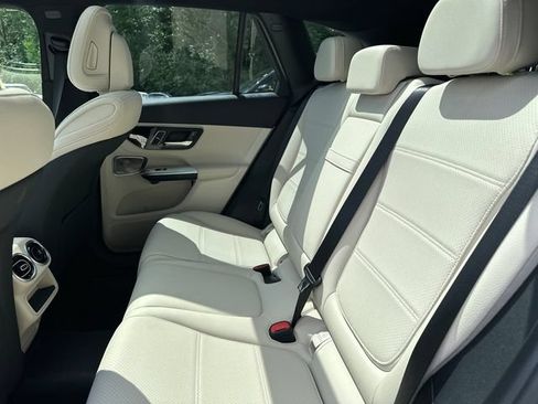 Used 2026 Mercedes-Benz GLC 300 4MATIC image 22