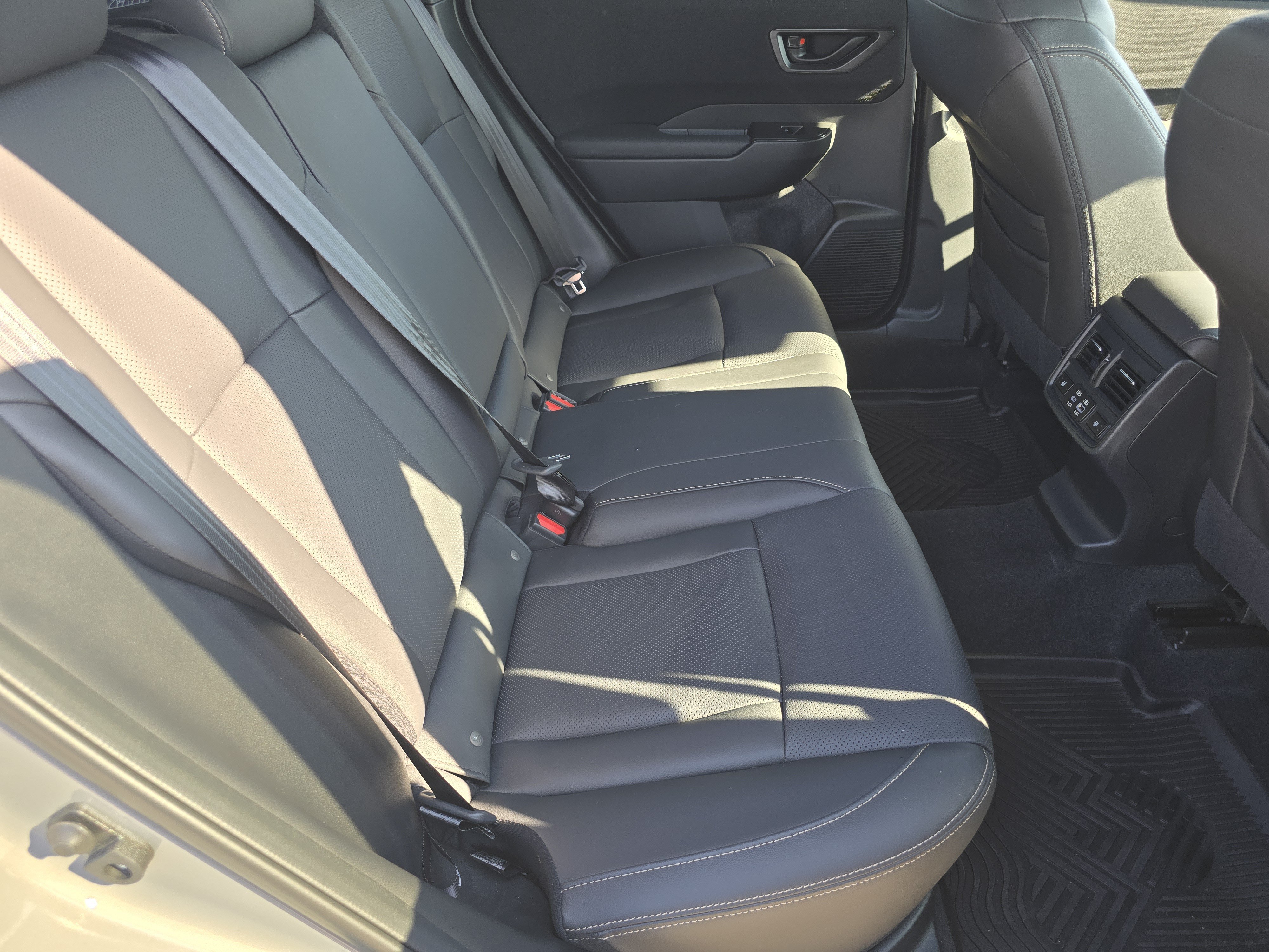 Certified 2026 Subaru Outback Limited AWD/4WD image 18