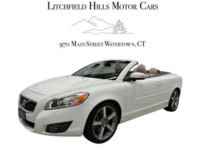 Used 2011 Volvo C70 T5 w/ Multimedia Pkg