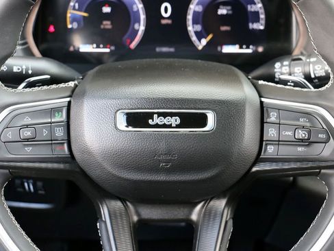 Used 2024 Jeep Grand Cherokee Laredo RWD image 23