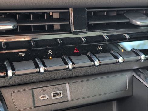 New 2026 GMC Canyon Elevation w/ Convenience Package image 22