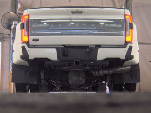 Used 2024 Ford F450 Limited w/ FX4 Off-Road Package image 8