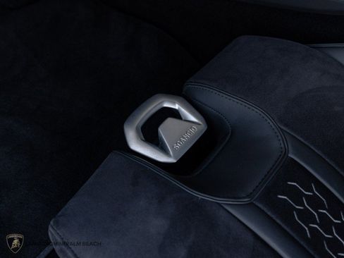 Used 2023 Lamborghini Huracan Tecnica image 23