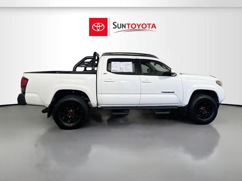 Used 2022 Toyota Tacoma SR5 w/ Technology Package RWD image 2