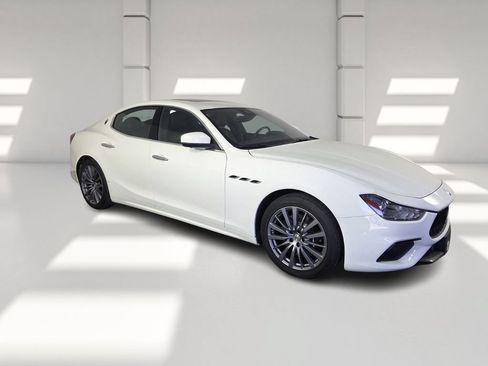 Used 2022 Maserati Ghibli Modena RWD image 3