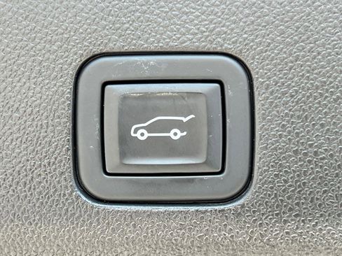 Used 2021 Chevrolet Tahoe High Country image 19