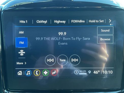 Used 2023 Chevrolet Traverse LT image 17