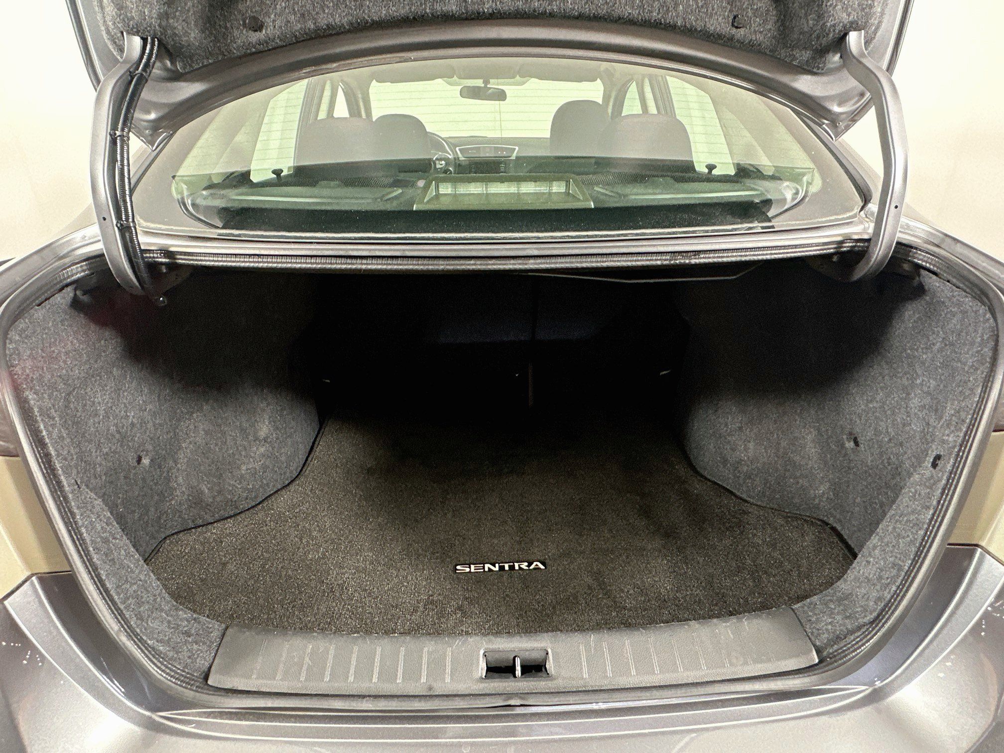 Used 2018 Nissan Sentra S FWD image 27