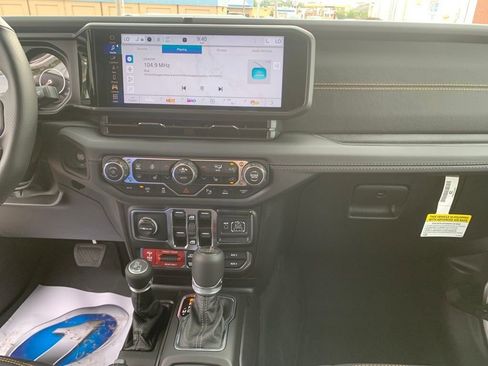 New 2025 Jeep Wrangler Unlimited Rubicon 392 image 22