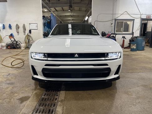 New 2026 Dodge Charger Daytona Scat Pack image 2
