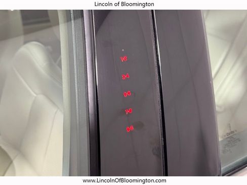 Used 2020 Lincoln Continental Reserve image 12