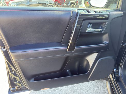 Used 2023 Toyota 4Runner TRD Off-Road Premium w/ Off Road Premium Plus Package AWD/4WD image 12