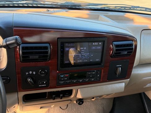 Used 2005 Ford F250 Lariat image 19