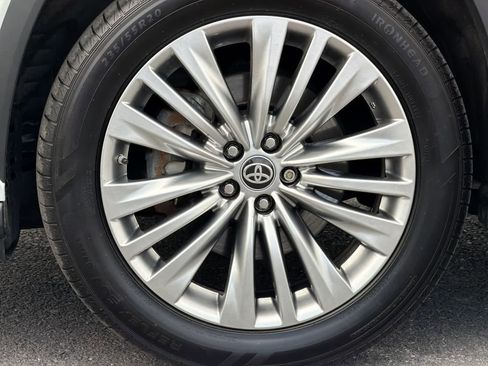 Used 2023 Toyota Highlander Platinum AWD/4WD image 14
