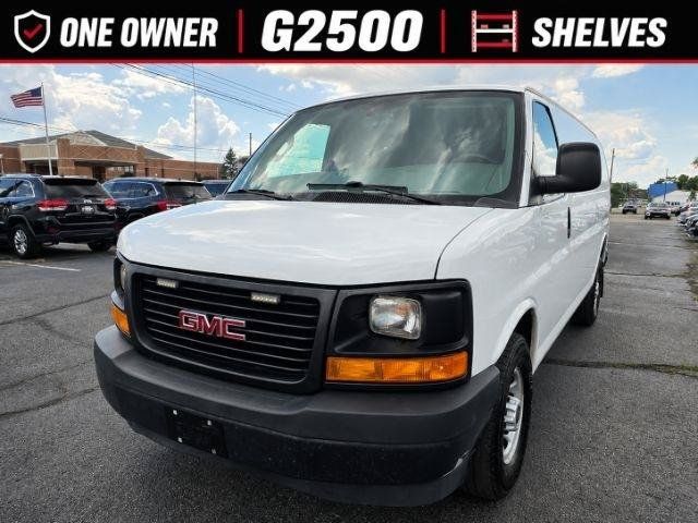 Used 2017 GMC Savana 2500 RWD image 1
