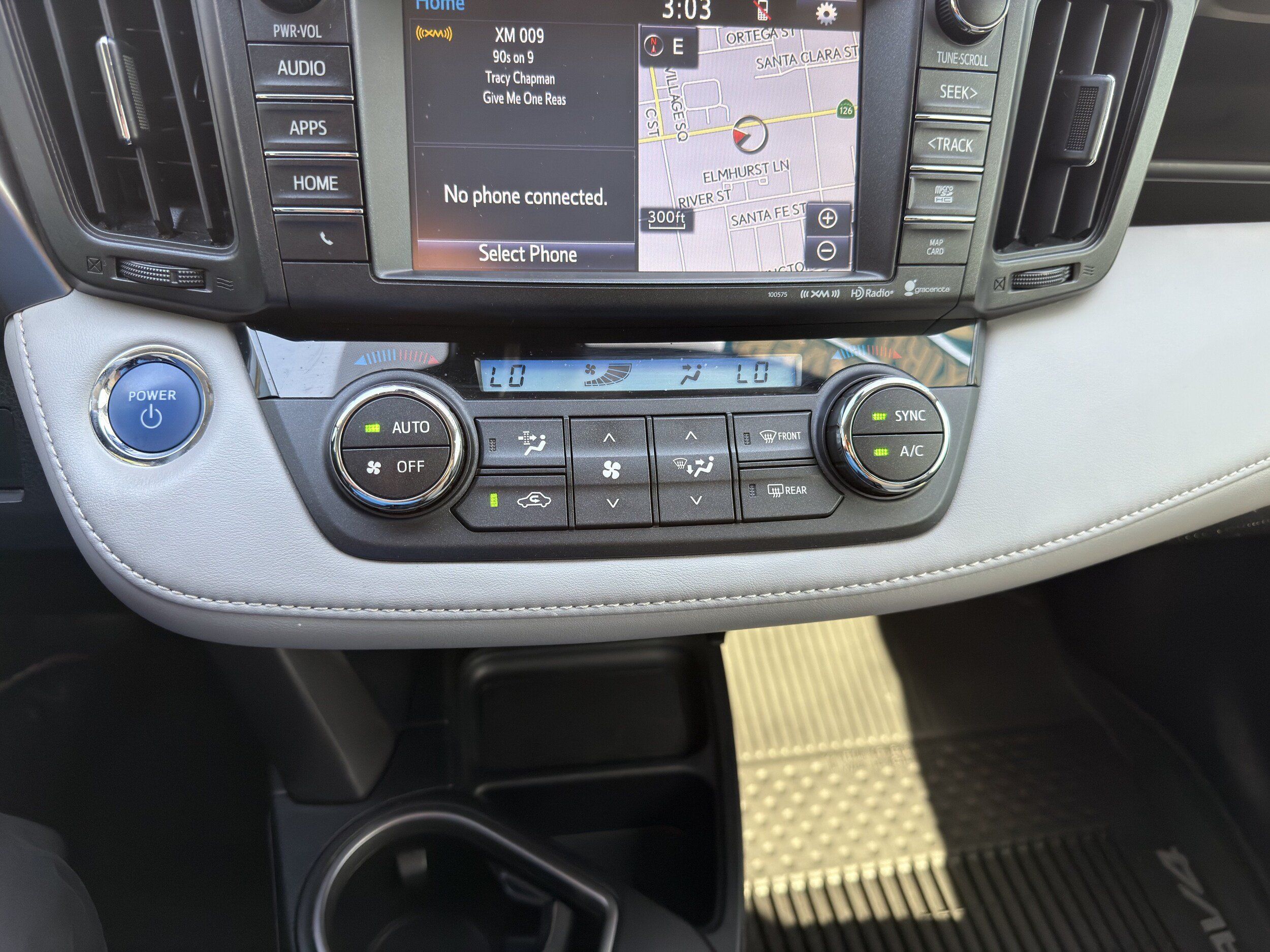 Used 2018 Toyota RAV4 XLE w/ Carpet Mat Package AWD/4WD image 33