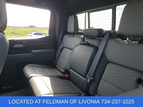 Used 2023 Chevrolet Silverado 1500 ZR2 w/ Technology Package AWD/4WD image 32