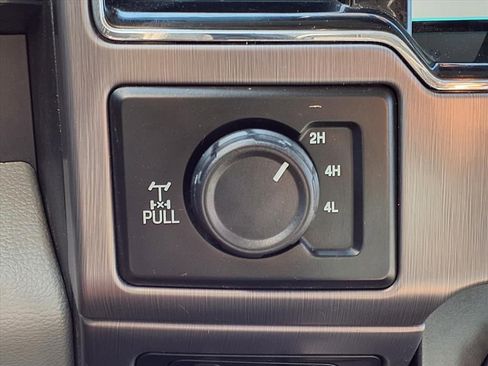 Used 2022 Ford F350 Limited image 11