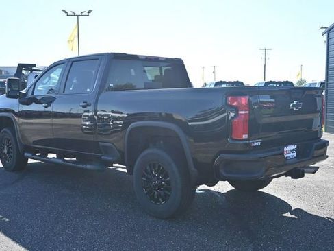 Used 2024 Chevrolet Silverado 3500 LT w/ Midnight Edition AWD/4WD image 8