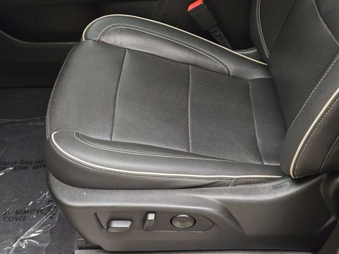 Used 2021 Chevrolet Tahoe Premier w/ Premium Package image 34