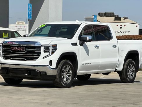 Used 2026 GMC Sierra 1500 SLT RWD image 9