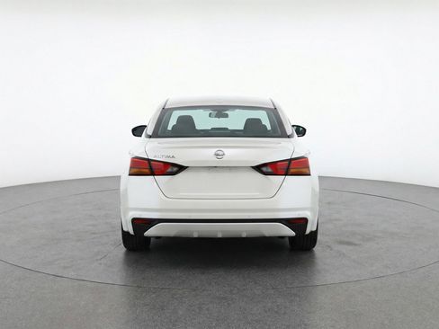 Used 2025 Nissan Altima 2.5 SV FWD image 7