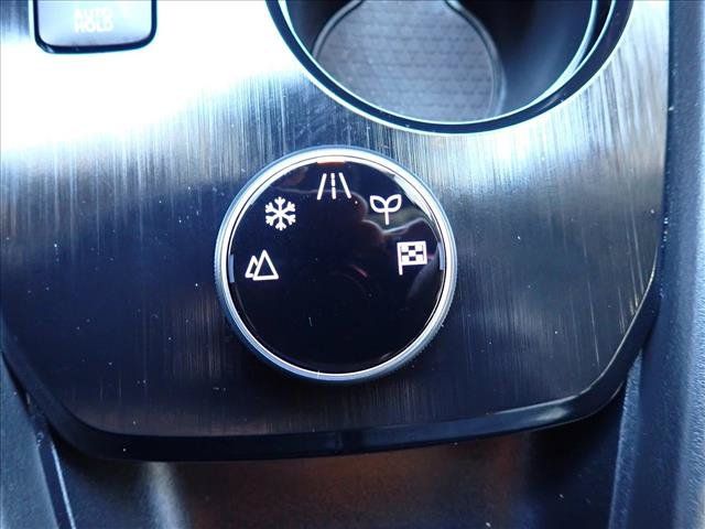Used 2025 Nissan Rogue SV AWD/4WD image 18