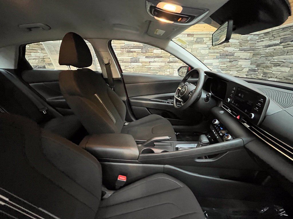 Used 2023 Hyundai Elantra SEL FWD image 35