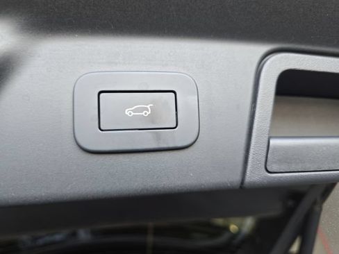 Certified 2026 Land Rover Range Rover Velar S AWD/4WD image 16