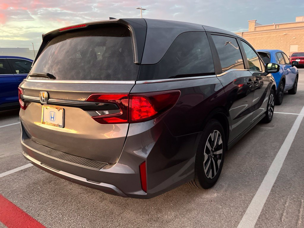 Used 2025 Honda Odyssey EX-L image 3