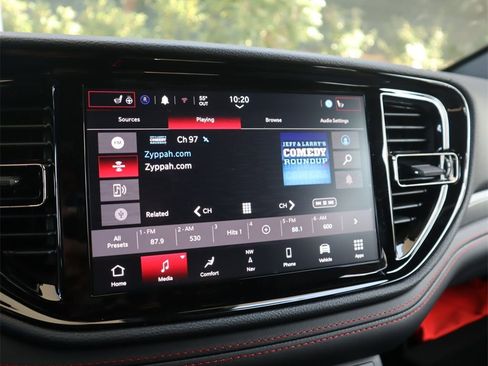 Used 2024 Dodge Durango GT image 16