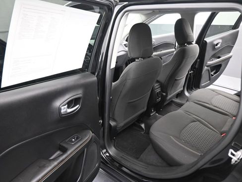 Used 2018 Jeep Compass Sport AWD/4WD image 39
