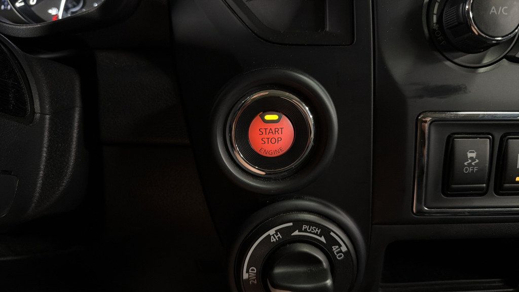Used 2024 Nissan Titan SV AWD/4WD image 24