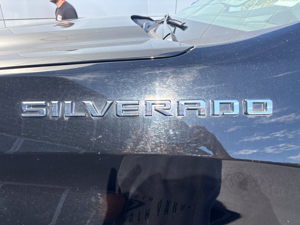 Used 2025 Chevrolet Silverado 1500 LT AWD/4WD image 12