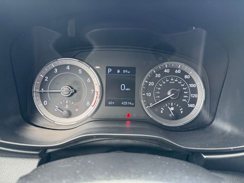 Used 2022 Hyundai Venue Limited FWD image 1