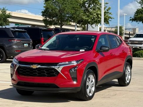Used 2026 Chevrolet Trax LS FWD image 8