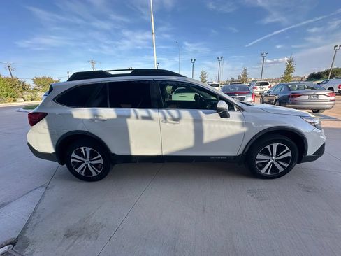 Used 2018 Subaru Outback 3.6R Limited AWD/4WD image 6
